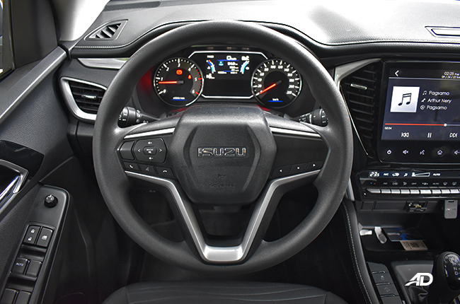 Isuzu mu-x 3.0 LS-A AT interior steering wheel