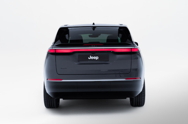 Jeep Wagoneer S Inline 2