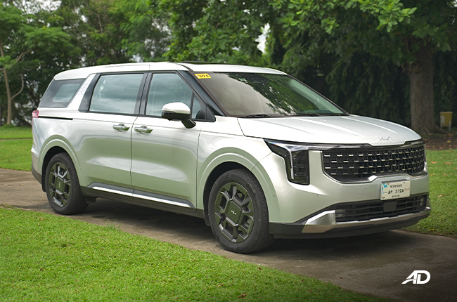 Kia Carnival 1.6 SX+ Turbo Hybrid AT Front Quarter