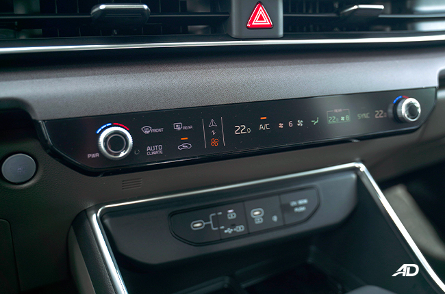 Kia Carnival Center Console