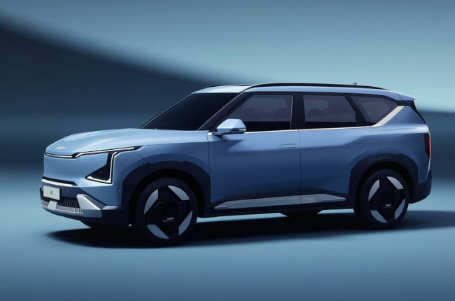 Kia EV5 Front Quarter