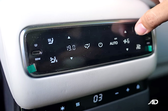 Li Auto Mega Air Controls 2nd Row