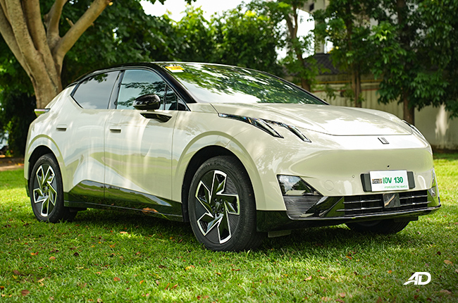 Lynk & Co 02 Front Quarter