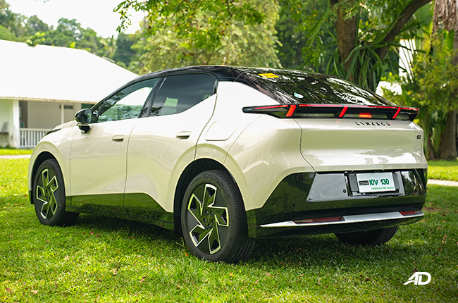 Lynk & Co 02 Rear Quarter