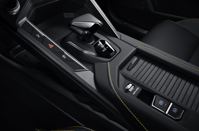 Lynk & Co 06 Shifter