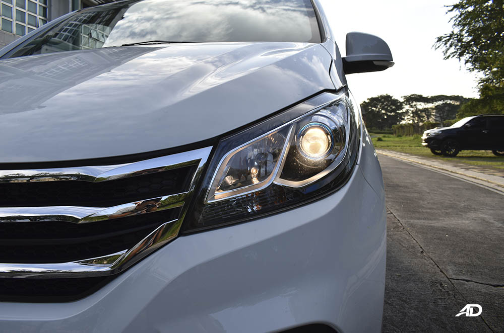 Maxus G10 exterior headlights 