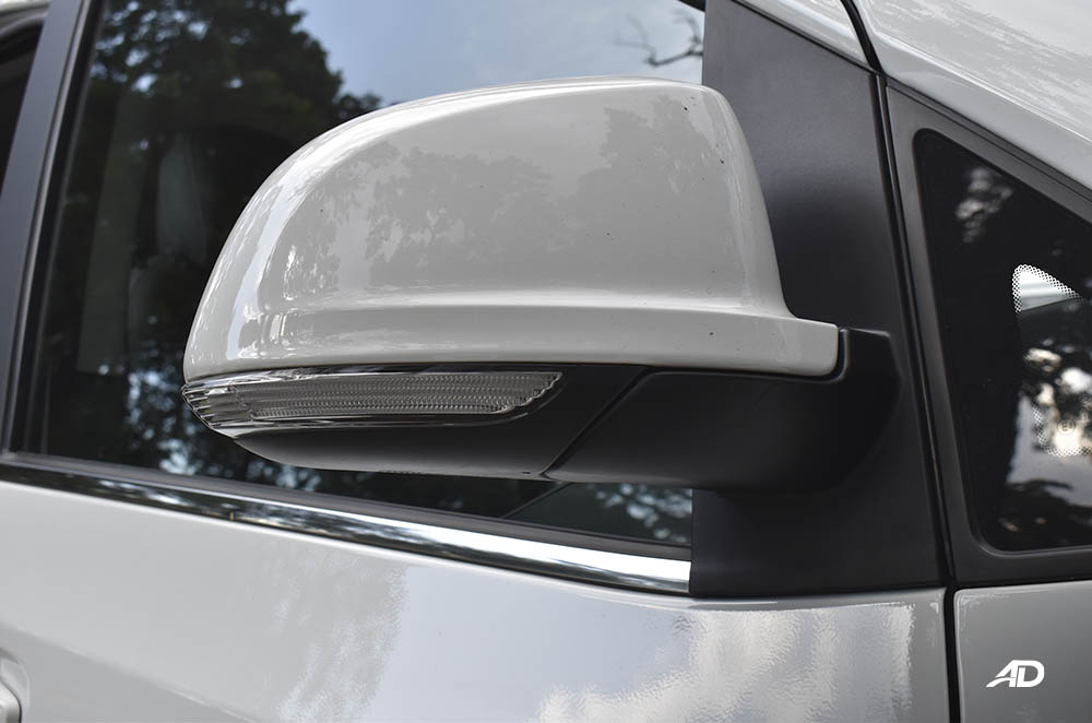 Maxus g10 exterior road test side mirror
