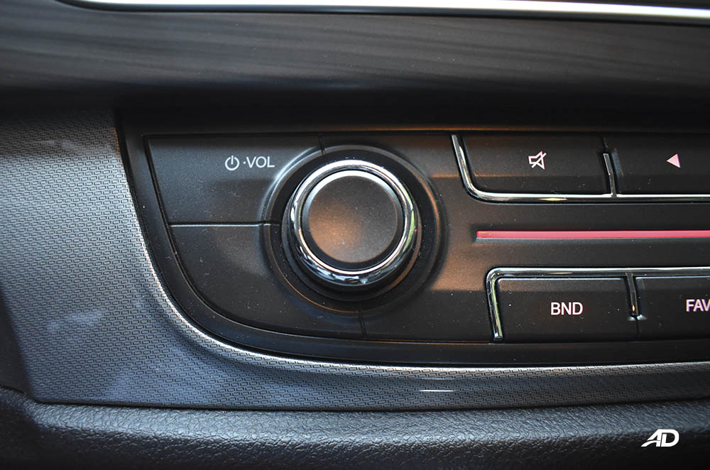 Maxus g10 interior road test infotainment volume controls