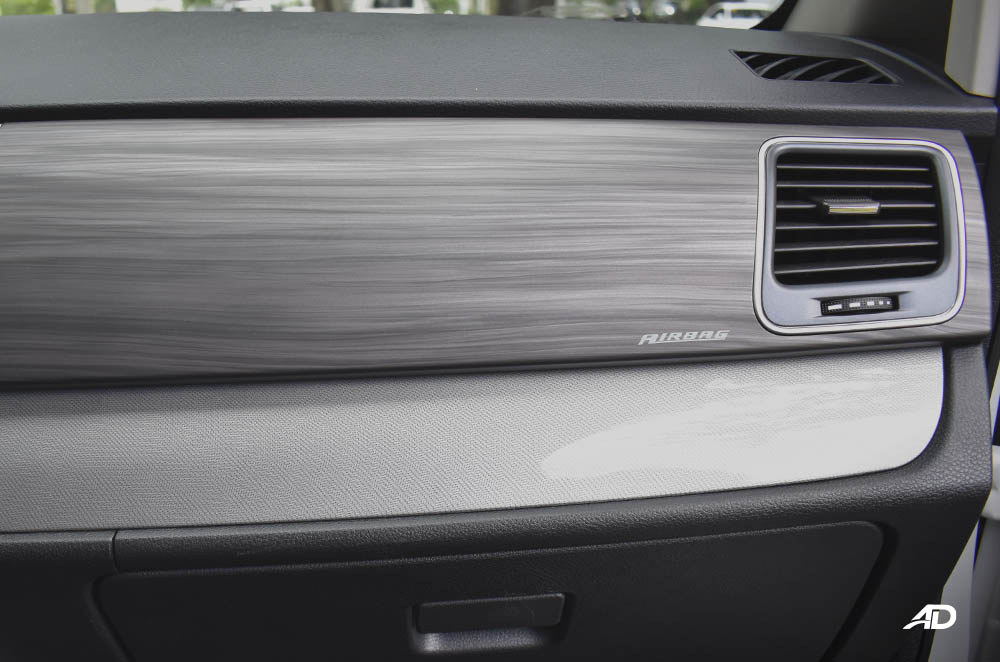 maxus g10 interior road test passenger dashboard