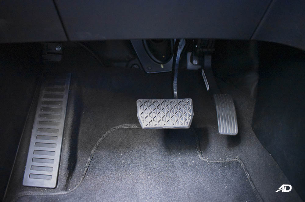 Maxus g10 interior road test pedals