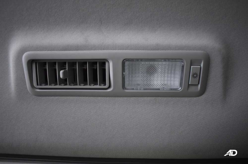 maxus g10 interior road test rear air vent