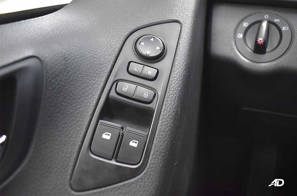 Maxus g10 Interior road test window controls