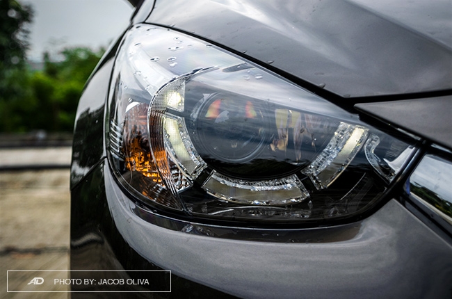 Mazda 2 Hatchback Front Headlight