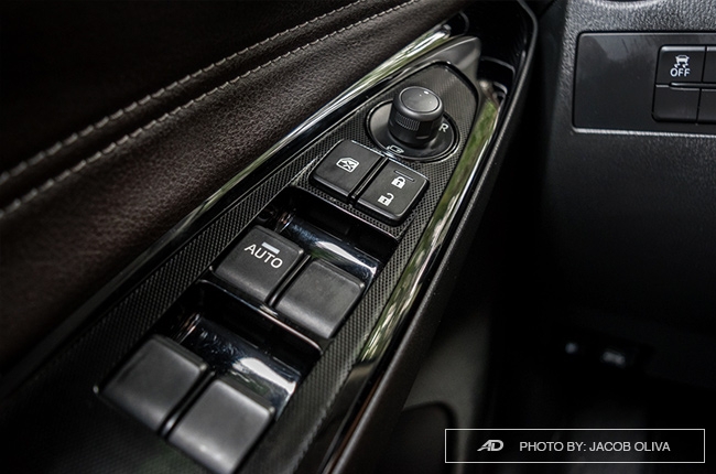 Mazda 2 Hatchback Premium Series Front door power window buttons