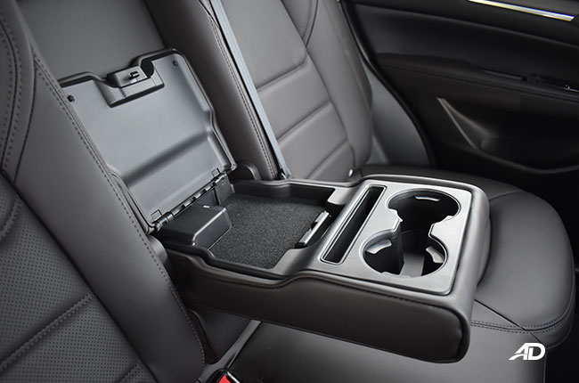 Mazda CX-5 2.5 AWD Turbo interior center arm rest USB ports