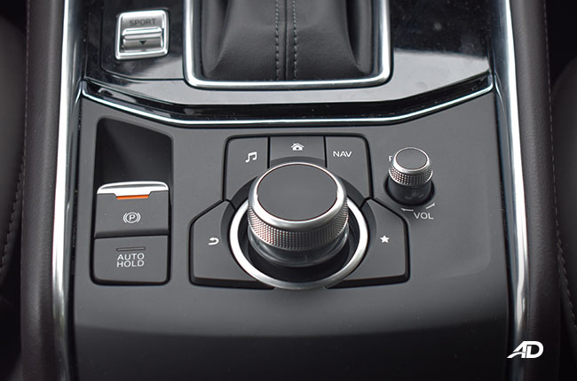 Mazda CX-5 2.5 AWD Turbo interior Mazda command knob