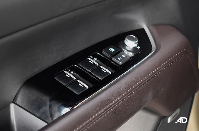 Mazda CX-5 2.5 AWD Turbo interior window controls