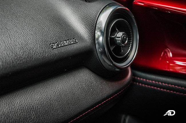 Mazda MX-5 RF interior