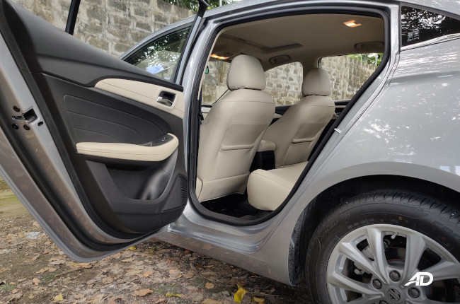 MG 5 1.5 L Style CVT Philippines Rear Leg Room