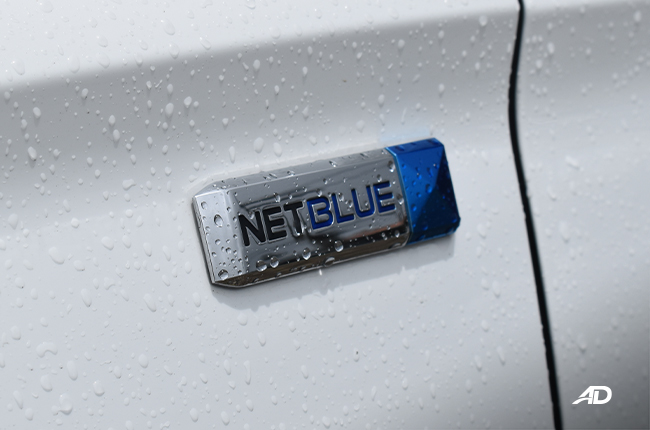MG 5 Core Plus exterior net blue logo