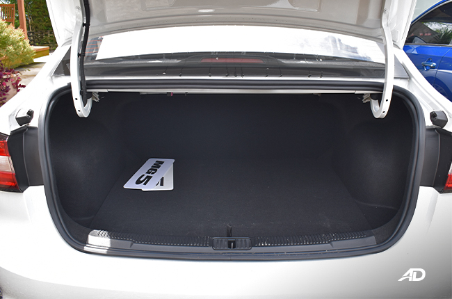 MG 5 Core Plus exterior trunk