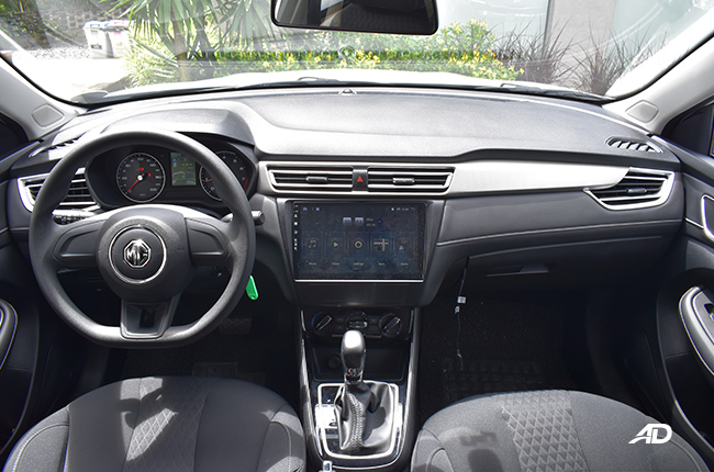 MG 5 Core Plus interior dashboard