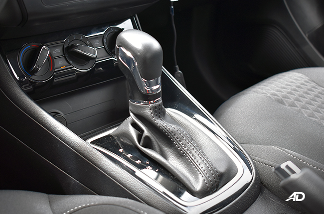 MG 5 Core Plus interior gear shifter