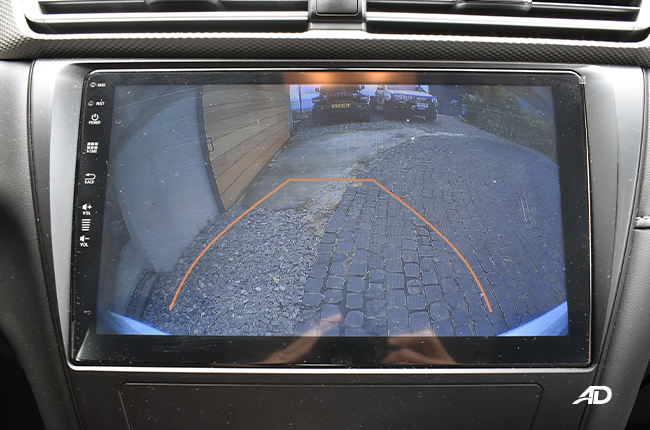 MG 5 Core Plus interior reverse camera