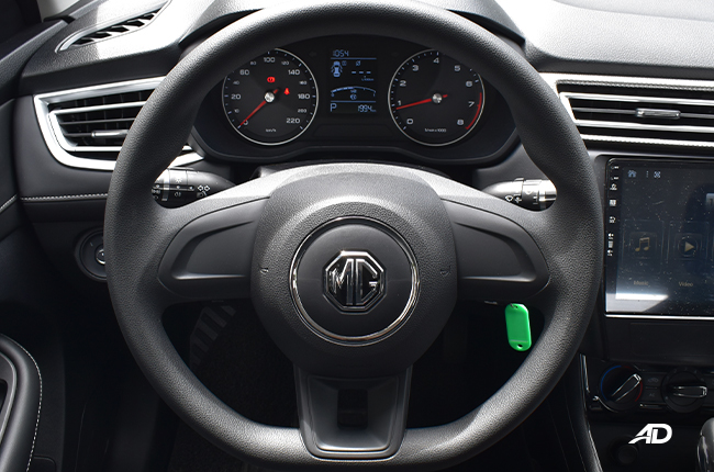 MG 5 Core Plus interior steering wheel