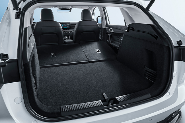 MG HS Hybrid+ Trunk 2nd Row Folded