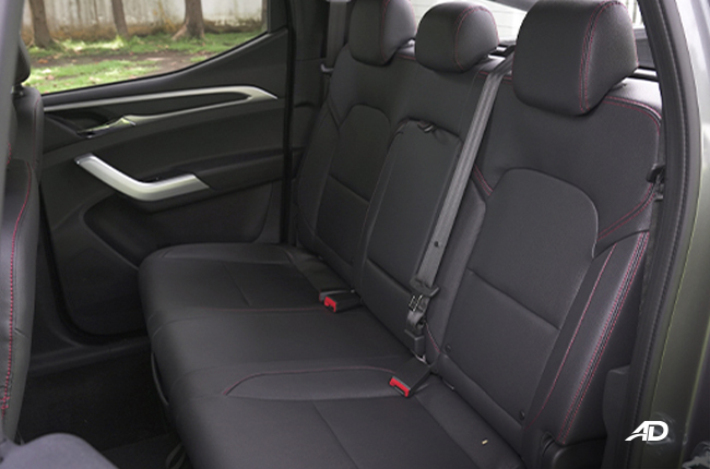 MG TRQ L Rear Seats