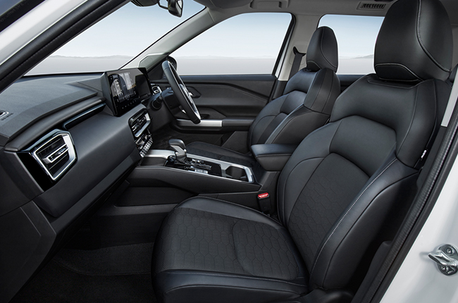 Mitsubishi Destinator 1st Row