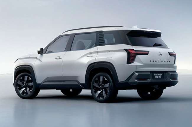 Mitsubishi Destinator Rear Quarter