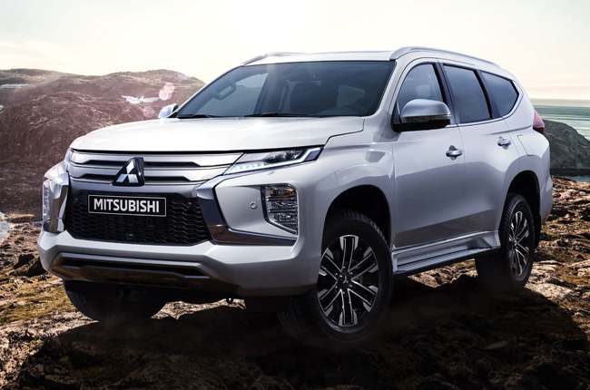 Mitsubishi Montero Sport Front Quarter