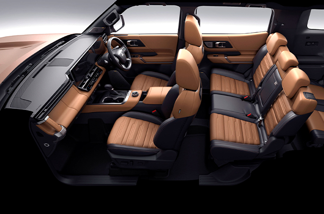Mitsubishi Pajero Interior 3