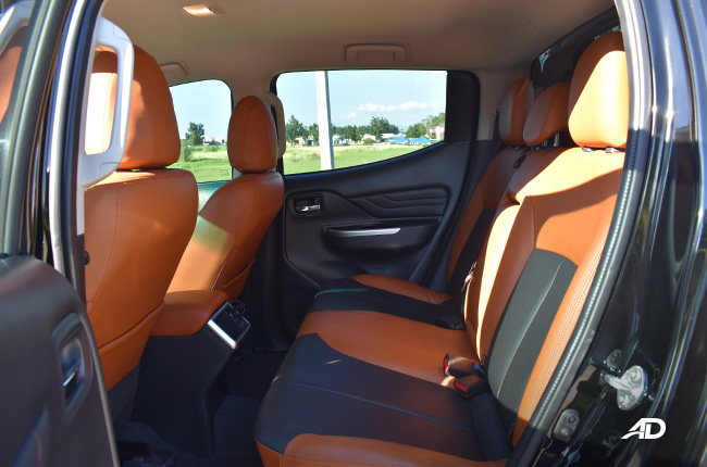 Mitsubishi Strada Athlete Interior rear passenger