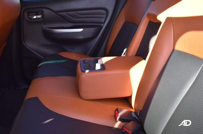 Mitsubishi Strada Athlete  interior rear seat space