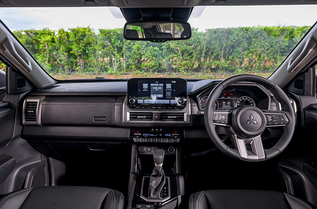 Mitsubishi Triton Double Cab Interior