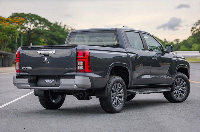 Mitsubishi Triton Double Cab Rear