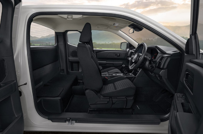 Mitsubishi Triton Street Interior