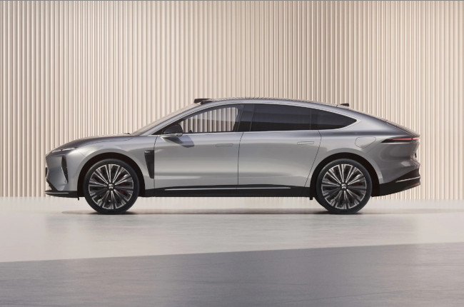 NIO ET0 Profile View