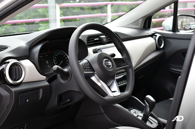 Nissan Almera interior driver's seat