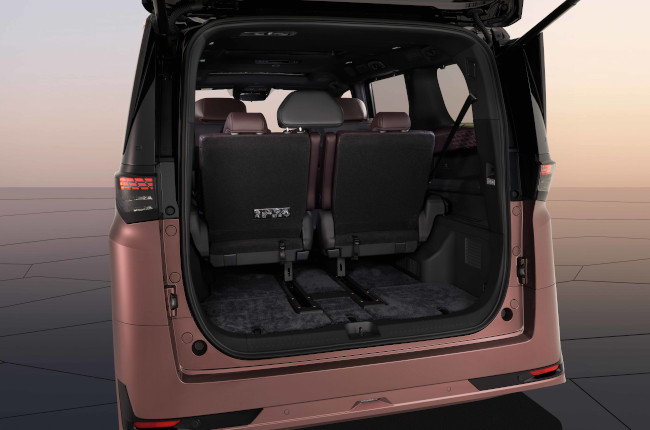 Nissan Elgrand Trunk