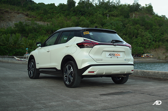 Nissan Kicks rear quarter