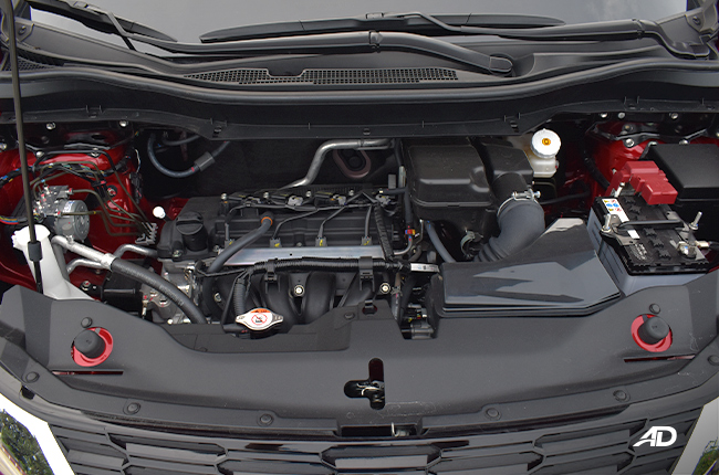 Nissan Livina engine bay