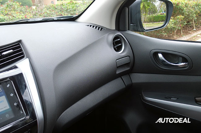 Nissan Terra Interior