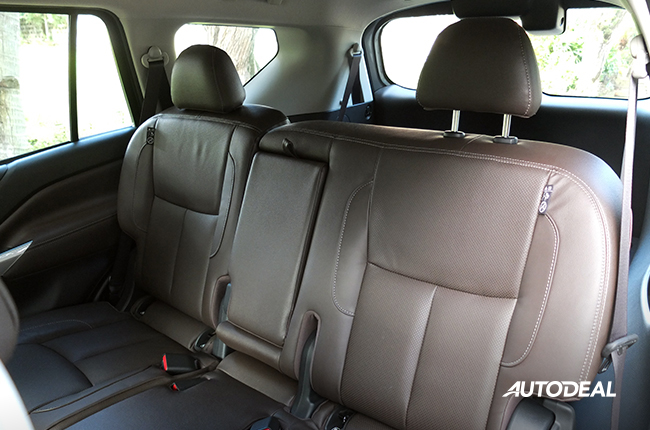 Nissan Terra Interior