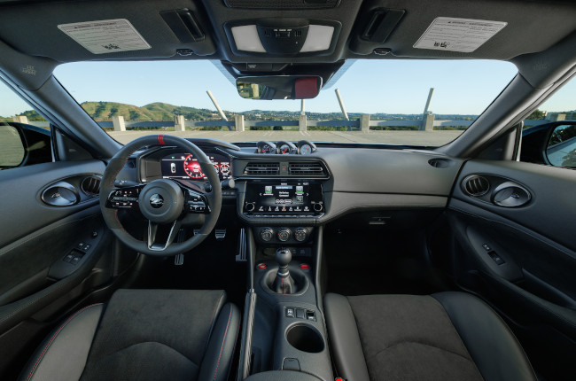 Nissan Z Nismo Interior