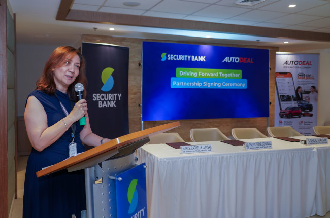 Paz Gonzales, Security Bank