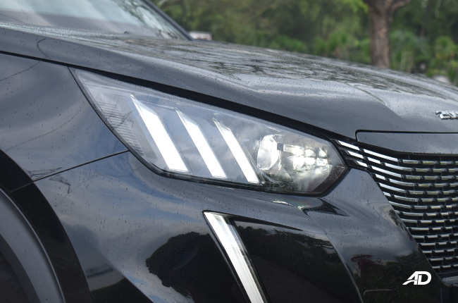 Peugeot 2008 exterior headlight